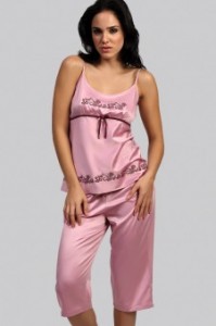 peri_peri_satin_touch_capri_pyjama_set-besteoffer